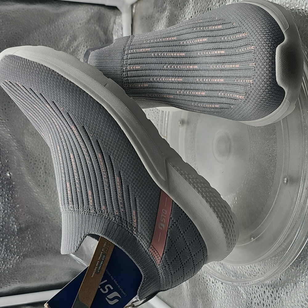 A Gray Slip- On Shoes Sz 8